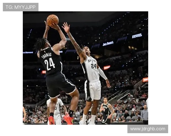 文班亚马谈球队丢掉26分领先后逆转原因将哈珀作为进攻核心