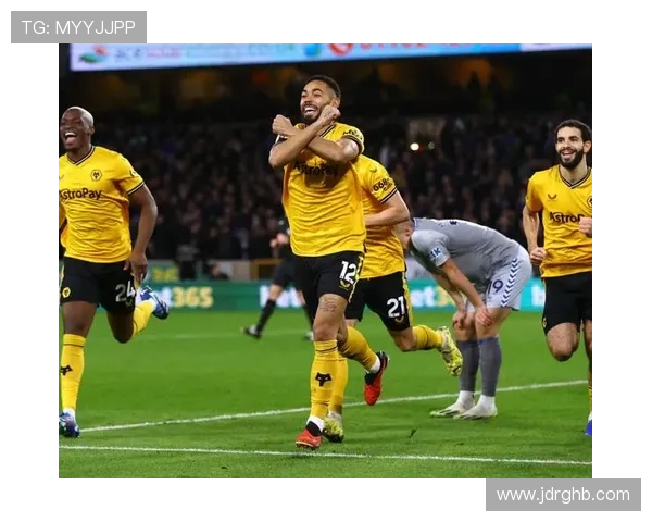 库尼亚高效闪耀半场贡献进球两次过人一次关键传球获评7点7高分